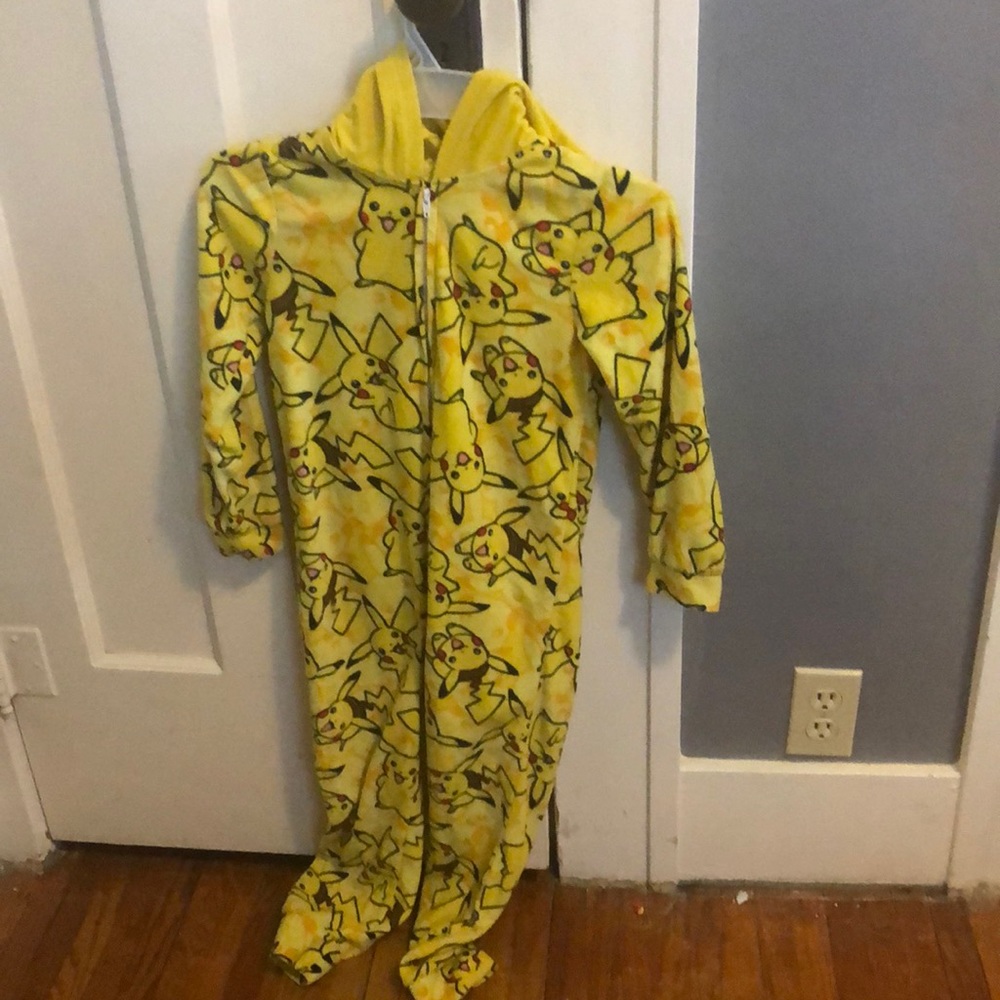 Pikachu onsie